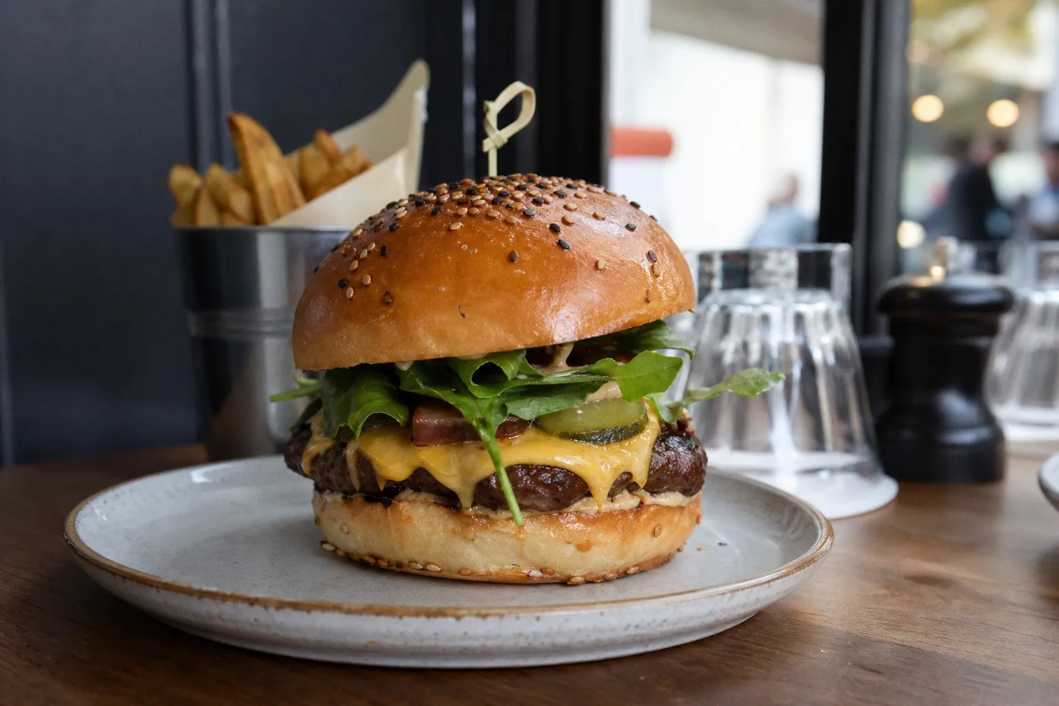 Burgers en France : le rapport Gira 2026 confirme l'essor fulgurant du snacking gourmet