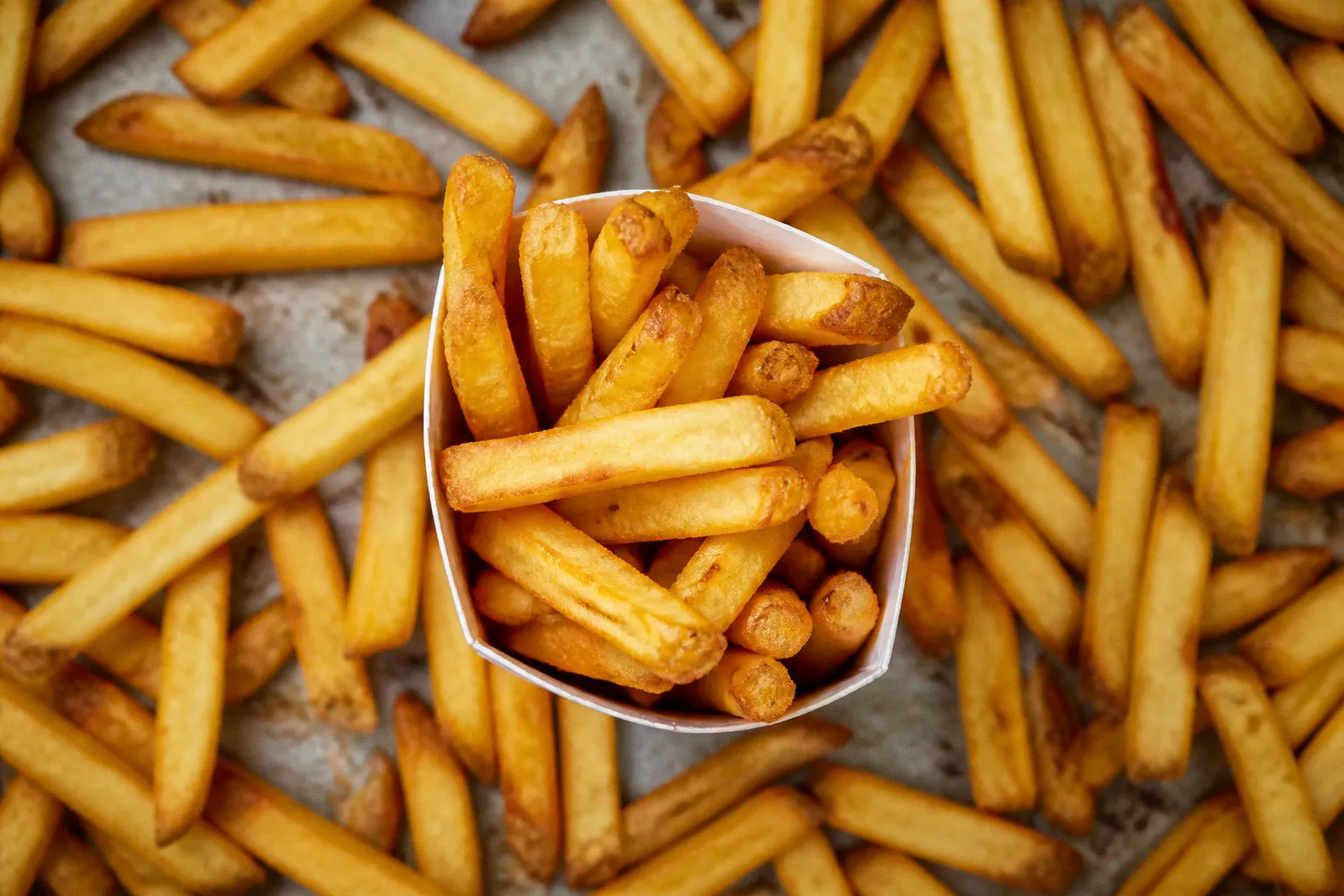 Frites généreuses : pourquoi la quantité ne suffit pas à garantir la qualité