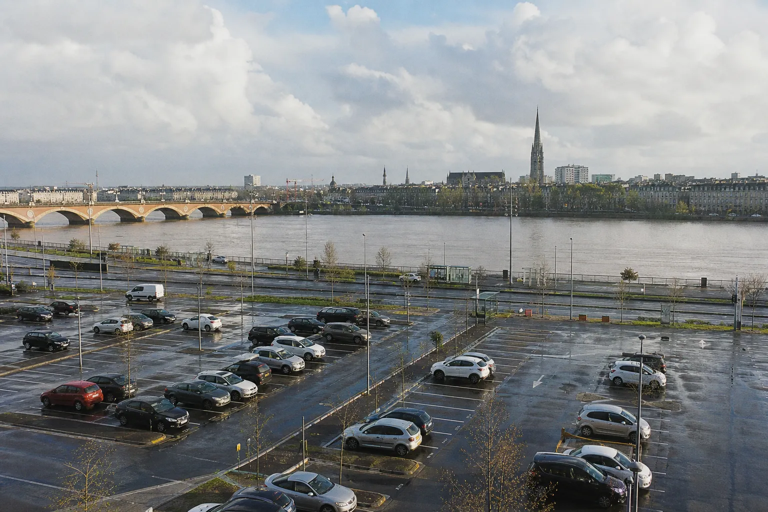 Location de voiture à Bordeaux : guide pratique
