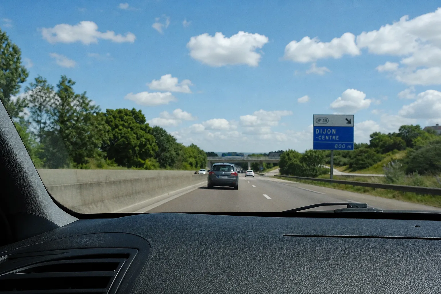 Location de voiture à Dijon : guide pratique et conseils