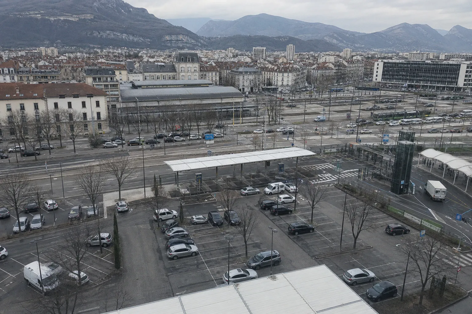 Location de voiture à Grenoble : guide pratique