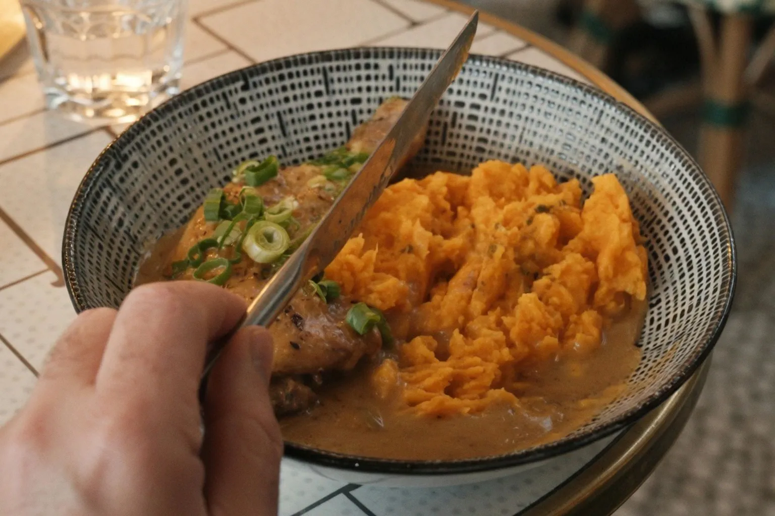 Menus à prix cassés : le vrai bilan nutritionnel et économique