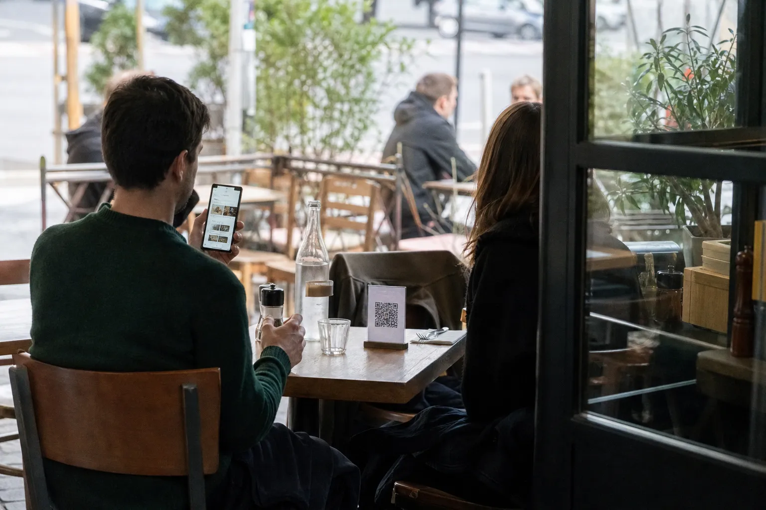 Menus par QR code : trois solutions de commande au banc d'essai
