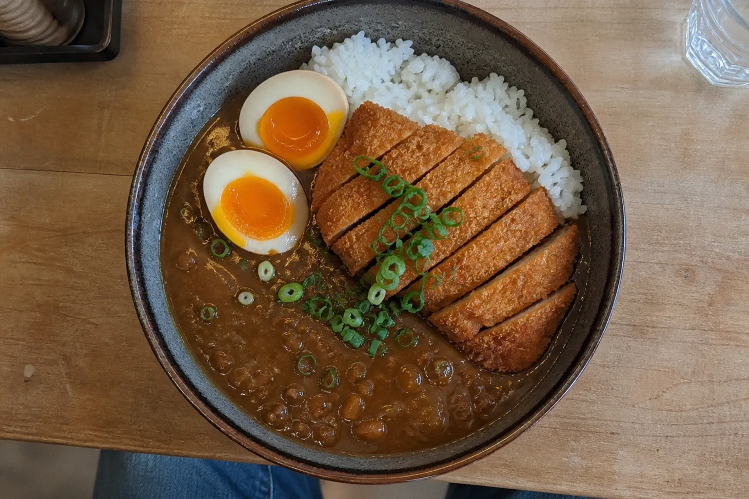 Où manger à Paris sans se ruiner : nos meilleures adresses à petit prix