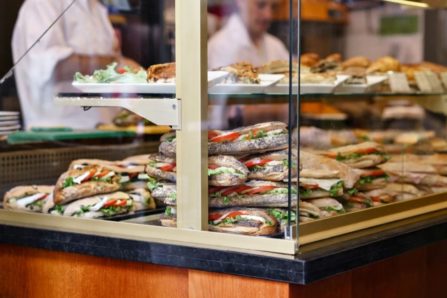 Pourquoi la restauration rapide devient le refuge privilégié des budgets serrés