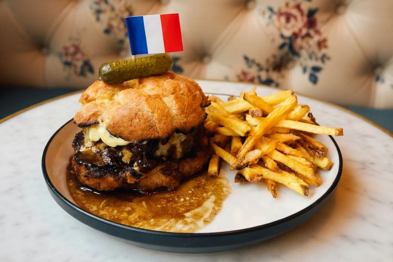 Quand le burger s'invite chez les étoilés : 6 recettes de chefs qui réinventent le classique