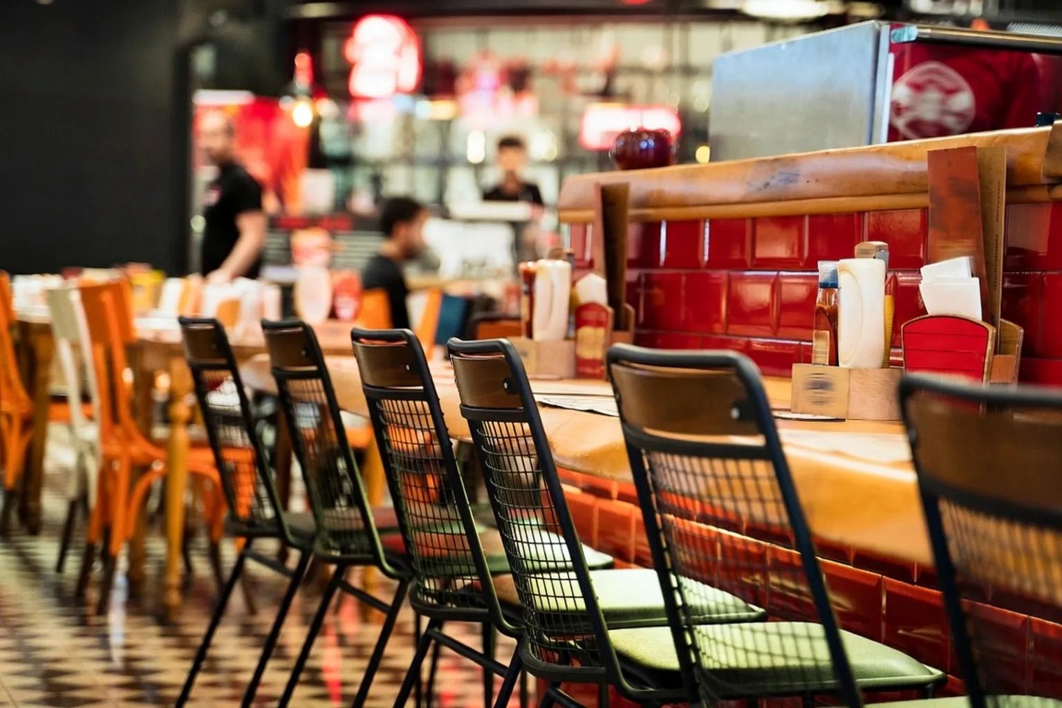 Restauration rapide : les enjeux juridiques des nouveaux modèles hybrides