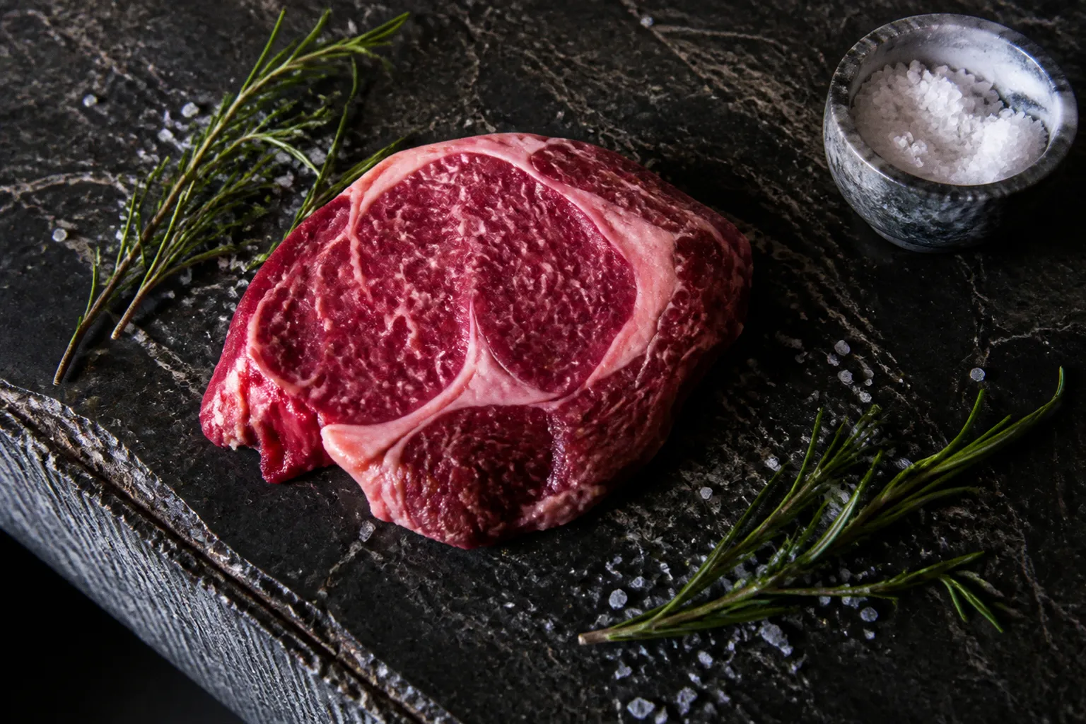 Viande maturée pour burger : un vrai plus gustatif ou un luxe inutile ?