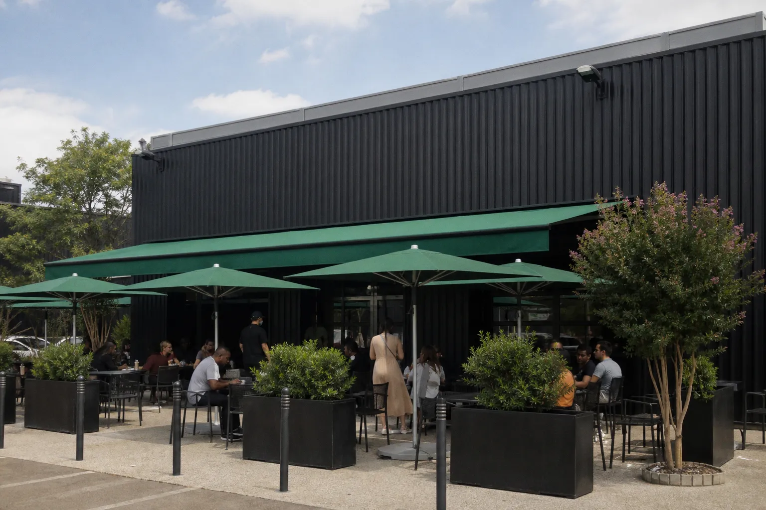 Wingstop s'installe à Plan de Campagne : le poulet frit texan arrive dans le Sud
